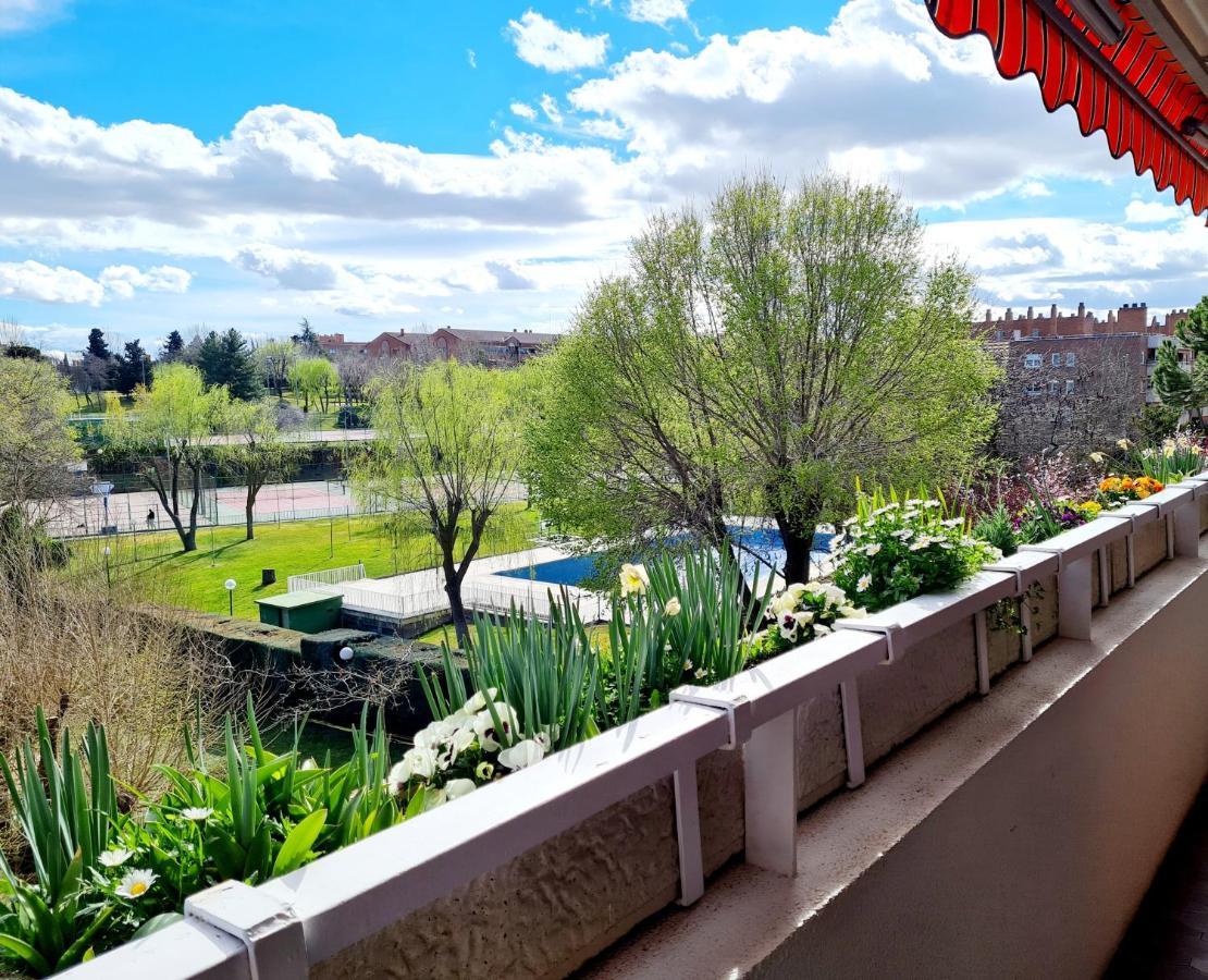 Modern B&B Somosaguas Екстер'єр фото