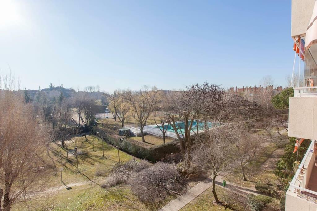 Modern B&B Somosaguas Екстер'єр фото