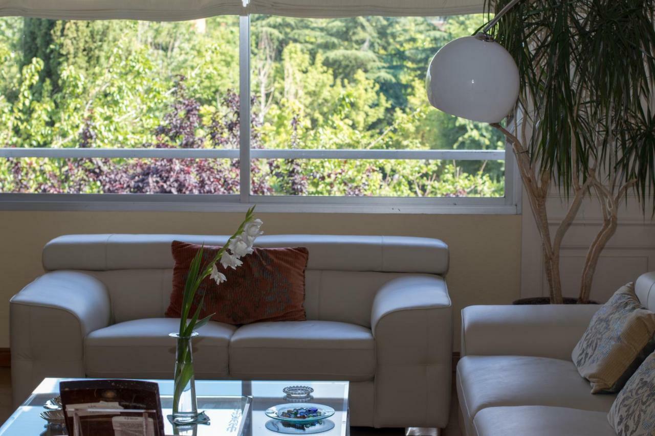 Modern B&B Somosaguas Екстер'єр фото
